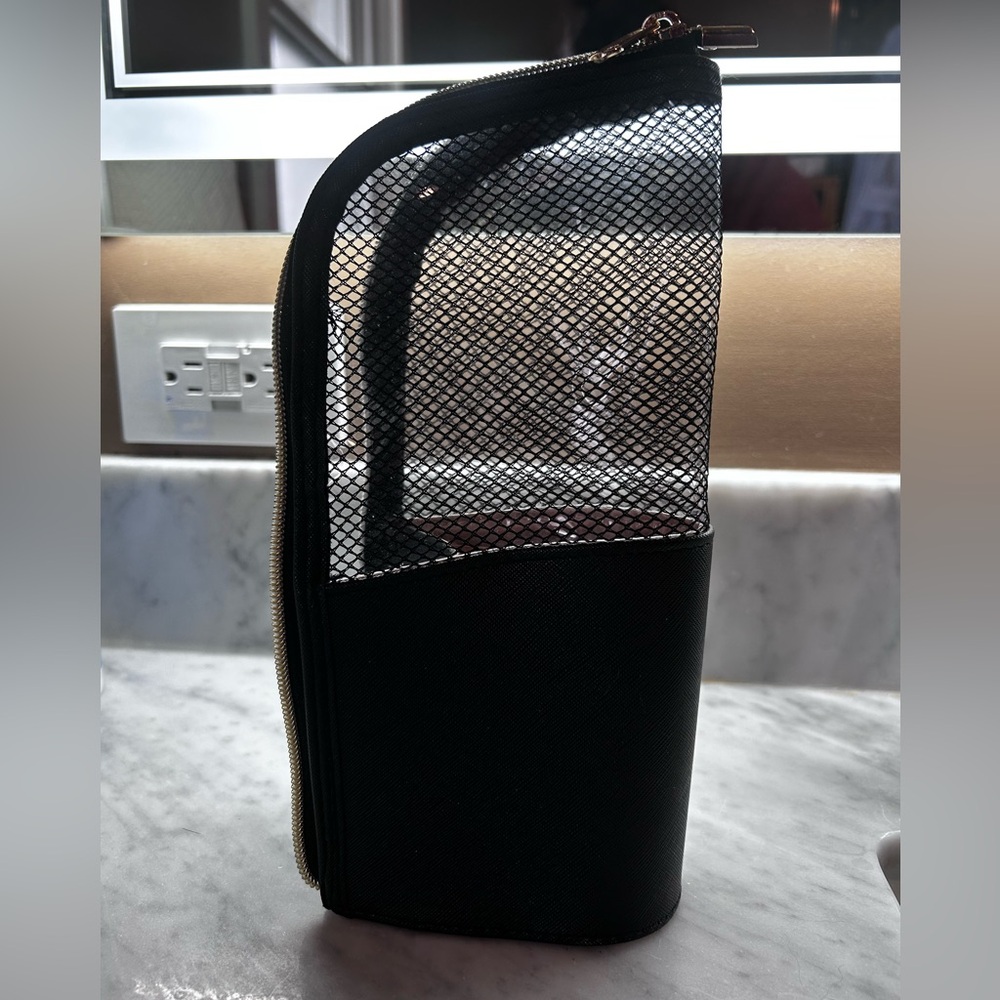 Travel Makeup Brush Holder - Picture 2 of 8